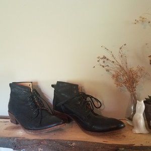 Frye Size 11 Black Lace-up Boots with 2" heel